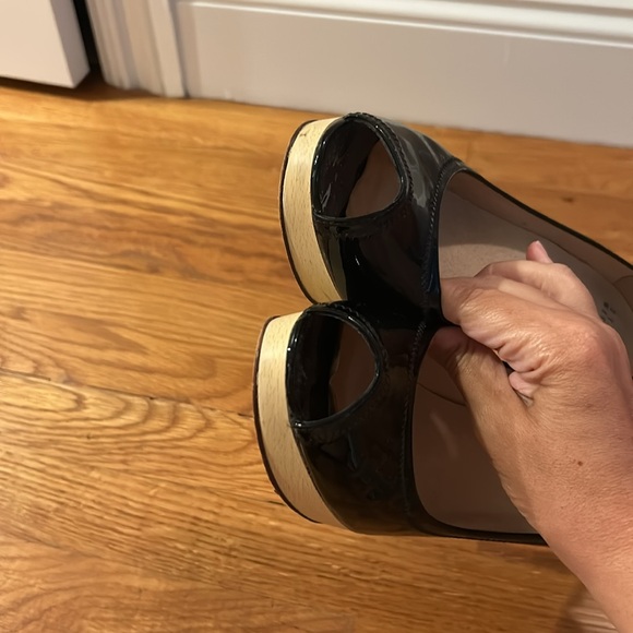 Stuart Weitzman size 7.5 peeptoe pumps - Picture 14 of 14